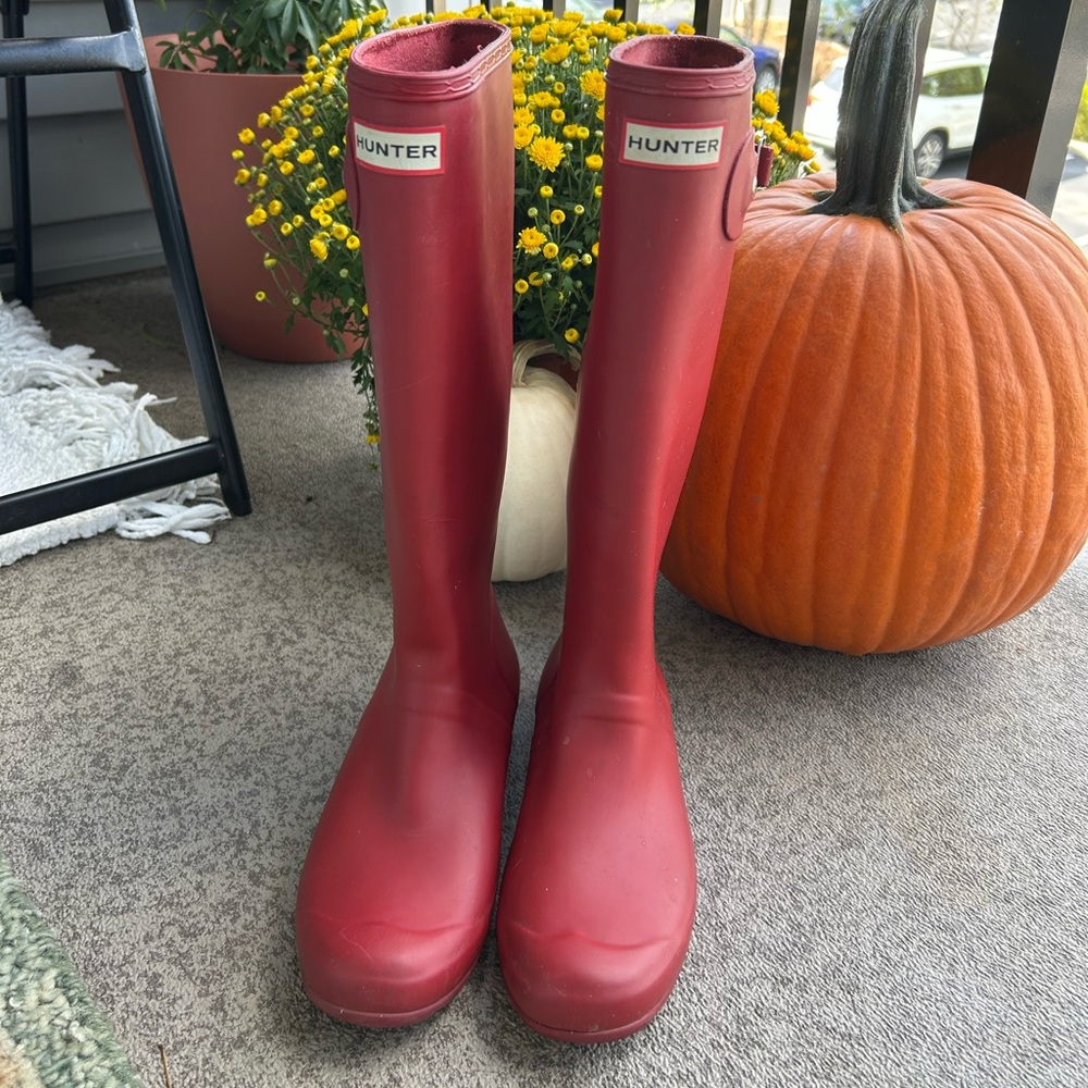Hunter Original Tall Rain Boots – Red – Women’s Size 9